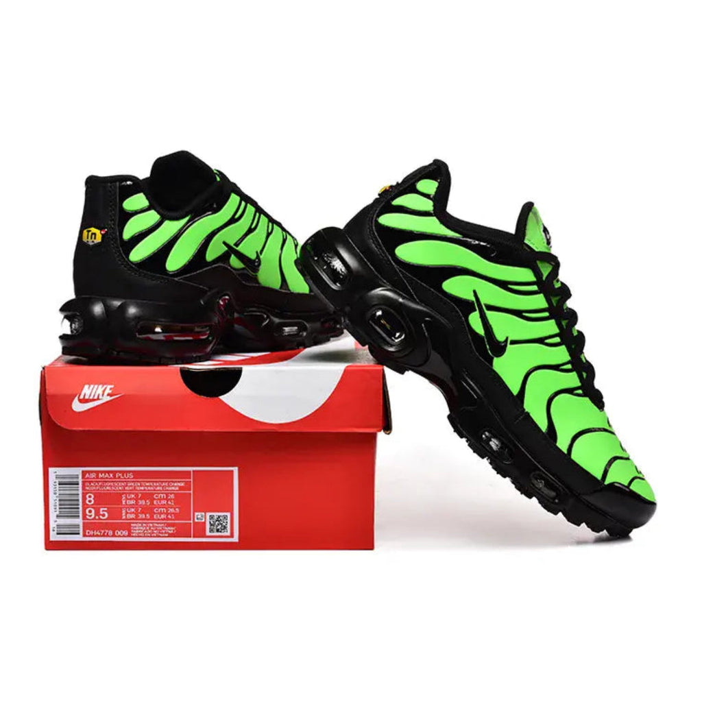 Nike Tn Air Max Plus Noir Vert / Green Change Couleur Avec Feu