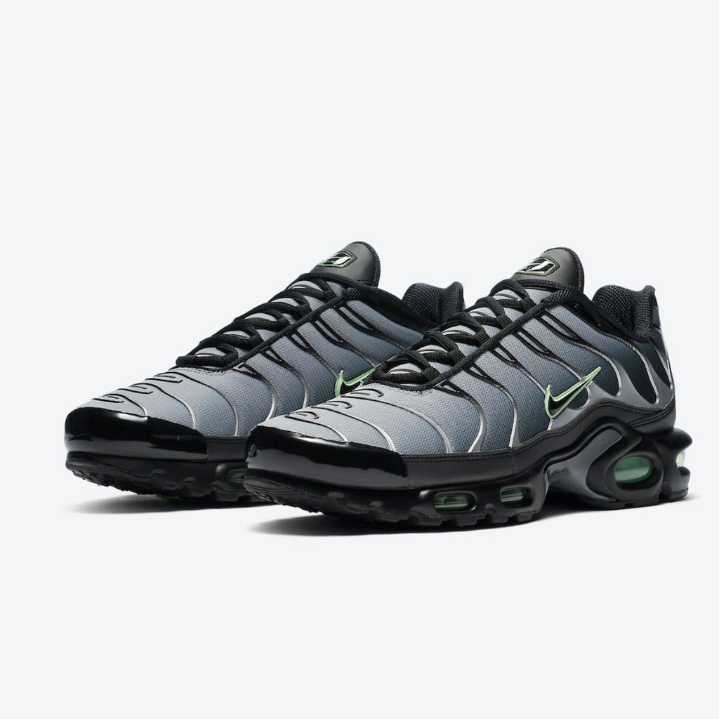 Nike Air Max Plus
Black Particle Grey Vapour Green